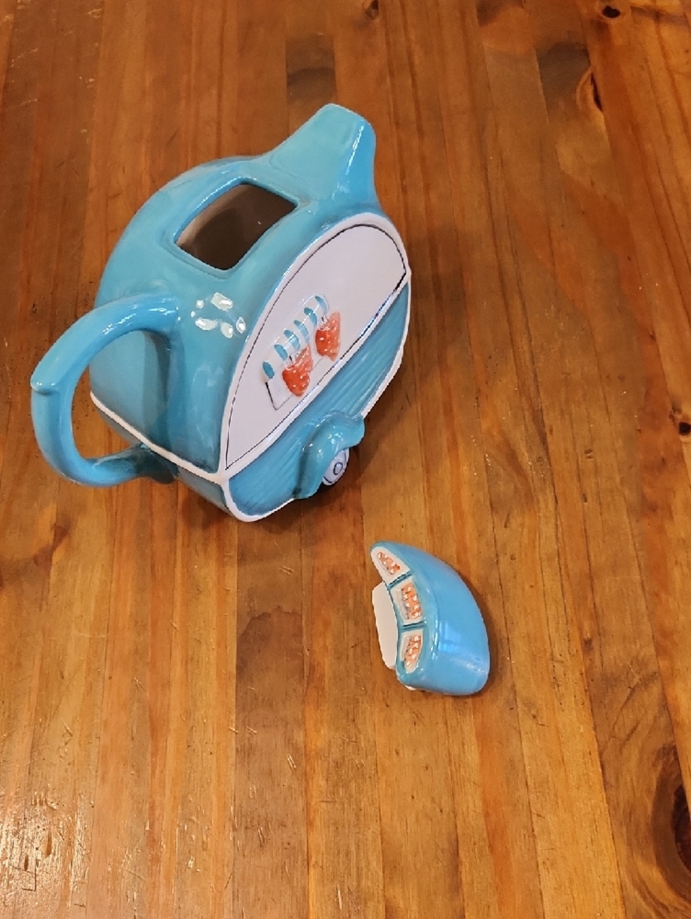 Ceramic Retro Travel Trailer Teapot - Picture 6 of 6